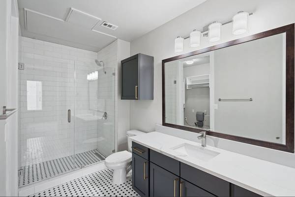 $1,589 / 1br - Un nuevo apartamento de lujo en Uptown con ¡4 SEMANAS GRATIS! (Uptown/Uptown Dallas/Dallas)63796375415297124