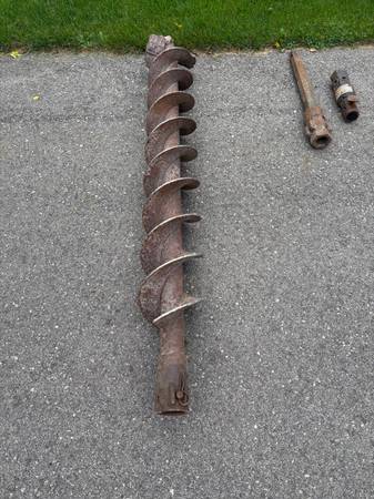 Industrial Skidsteer Auger, two extentions, and multiple teeth 1