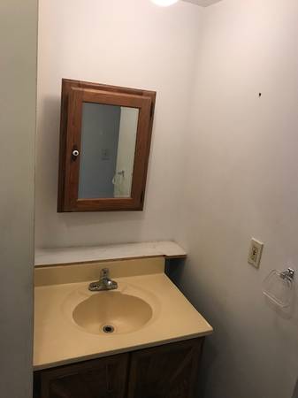$950 / 2br - 750ft2 - 2 Bedroom, 1st Floor Unit (Cato School District) (Ira)63982838311555123
