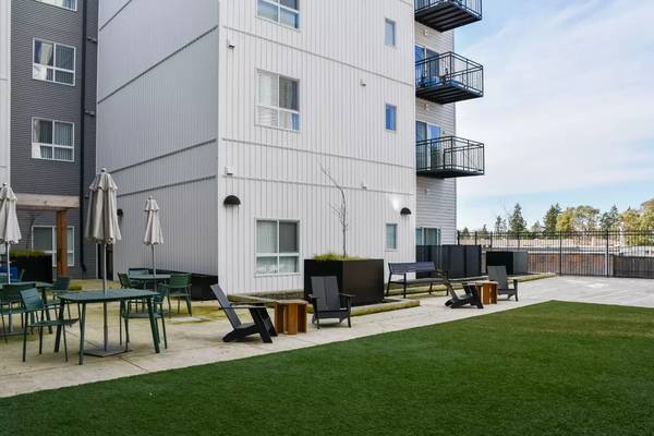 $1,767 / 1br - 666ft2 - Stay cool with in-unit ceiling fans! Now renting at Pointe by Vintage! (Des Moines)63884778811395123