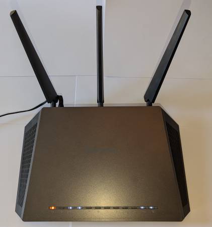 Netgear R7000 Wifi Router 1
