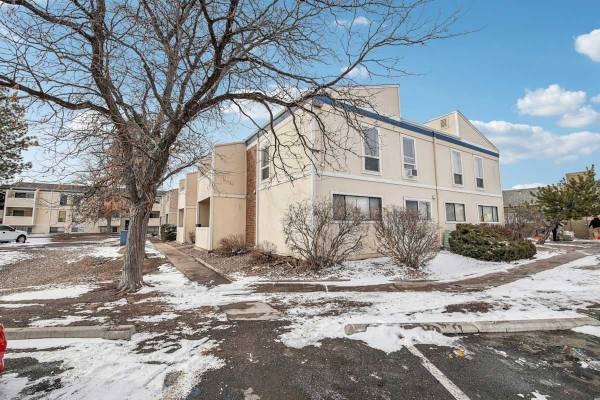 $0 Deposit, Billiards Room, Fire Pit 1