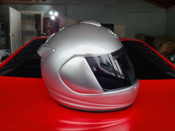 Arai Vector 2 Full Motorcycle Helmet 1