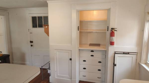 $2,000 / 1br - Large 1bdrm in Bedford Center (Bedford)63699468989699122