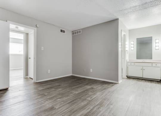 $1,085 / 1br - 804ft2 - Alarm, Individual Climate Control, 1bd 1ba (613 Clearwood Drive, Richardson, TX)63846410403203123