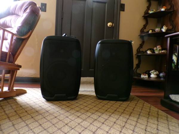 Gemini powered speckers and mixer 1