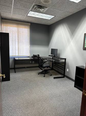 $499 Oficinas Privadas en Alquiler | Amuebladas, WiFi, Estacionamiento (Appleton, WI)63845970411649121