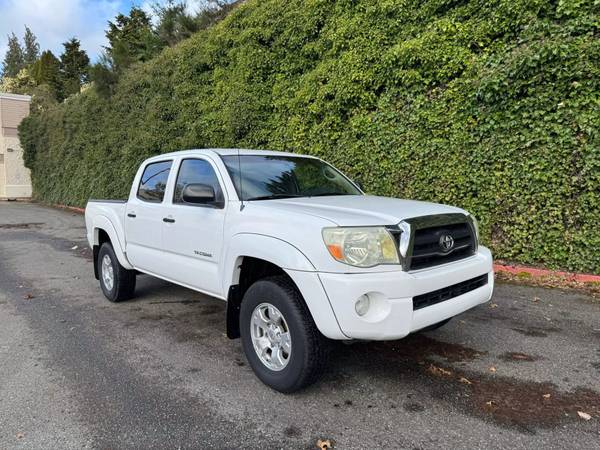 2007 Toyota Tacoma V6 4.0 Liter 4x4 - $11,999 (everett)63470765946755121