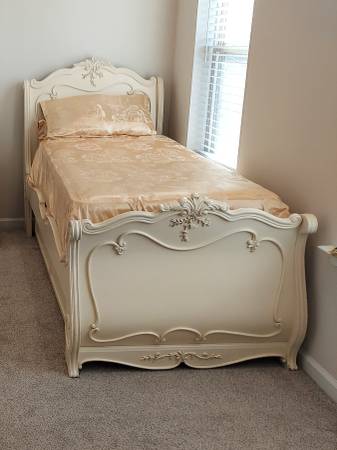 TWIN BED 1