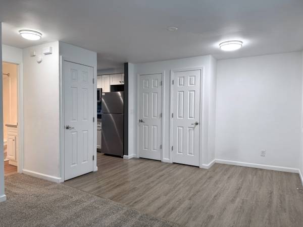 $1,500 / 1br - 624ft2 - GROUND FLOOR/CORNER, Move-in Ready! Cat Friendly! (Bellingham)63935190264450122
