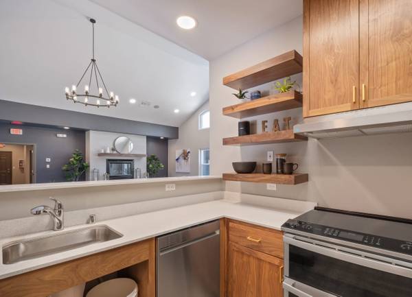 $1,415 / 2br - 917ft2 - Fitness Center, Playground, Covered Parking (1205 S Meadows Pkwy, Reno, NV)63682292110467120