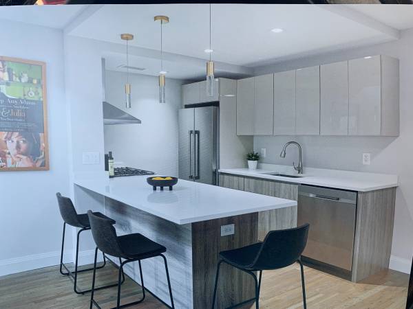 1bedroom 1bath condo  renovated  with unsurpassed charm

$675,000

                        Bay Ridge