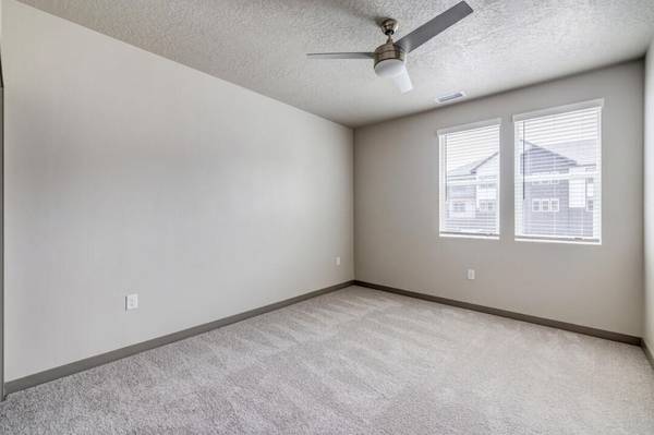 $1,569 / 2br - 1099ft2 - Walk-In Closets, Basketball Court, Grill, Window Coverings63969054438274121