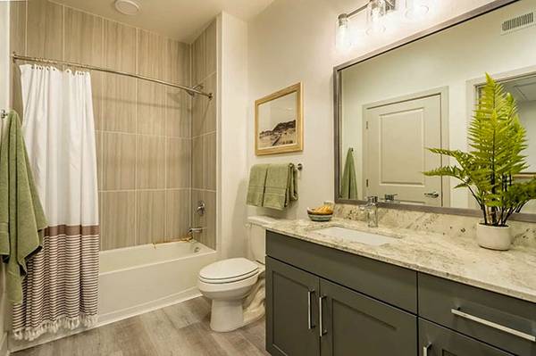 $1,984 / 2br - Look and Lease Special! (Katy)63924170562435123