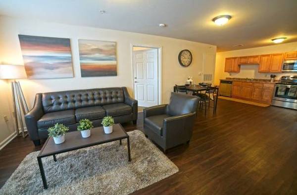 $560 💫 Habitación privada recién remodelada | Baño privado | Excelentes comodidades! (Tulsa, OK)63806170772353122