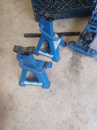 Duralast 2 Ton Jack and Stands 1