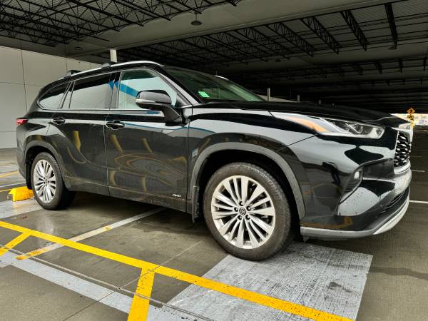 2023 Toyota Highlander Hybrid Platinum trim - $47,00063618949937795122