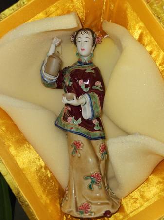 Chinese Porcelain Figurine 1