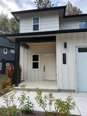 $2,525 / 3br - 1498ft2 - 3 Bedroom, 2.5 Bath in Blaine in Newer Neighborhood close to the Borde (Blaine)63935190078210120