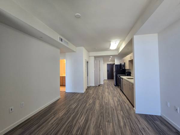 $3,525 / 2br - 944ft2 - Huge 2 Bed w/Massive Balcony & City Views (San Diego, California)63701626761731123