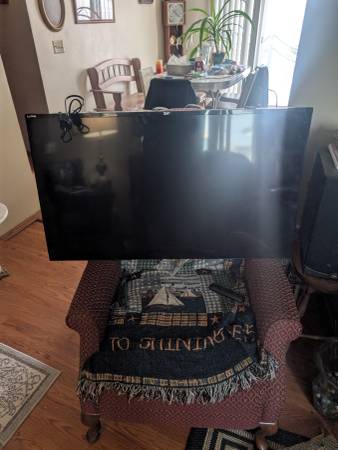 JVC Roku tv 43 inch 1