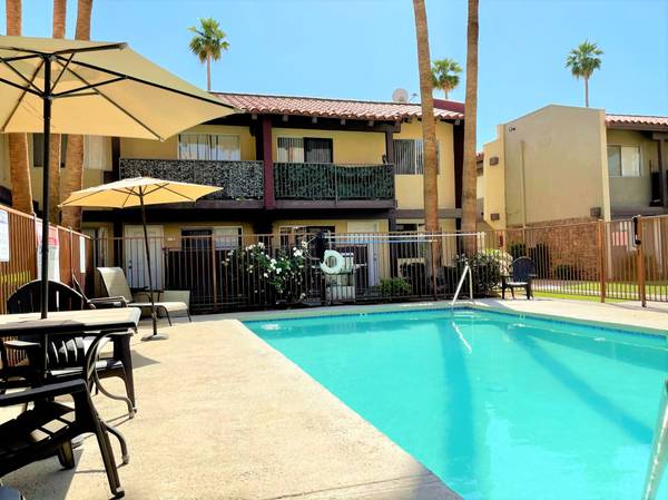 $1,895 / 2br - La Quinta Cove- 2 BDRM 1.5 BTHS - Townhomes-Laundry Facilities (La Quinta, Bermuda Dunes, Indio, Palm Desert)63668353733377123