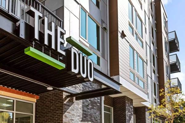 $2,531 / 2br - 877ft2 - Different views, different sizes, and different prices we have it all! (University Place - Green Firs Towne Center)63910195310851123