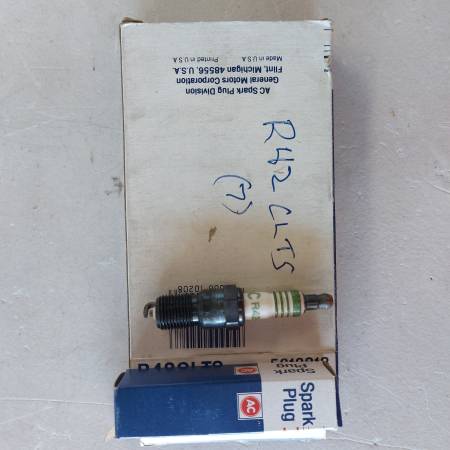 AC Delco R42 CLTS NOS spark Plugs 1
