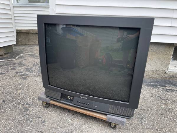 HITACHIテレビ32型 32-Inch Hitachi CRT TV - Great for Retro Gaming/VHS Movies