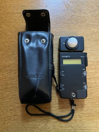 Minolta Light Meter, needs batteries 1