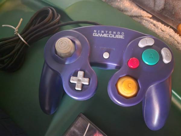 Nintendo Gamecube Video Game Console with Games - $80 (South Sacramento)63470825729539123