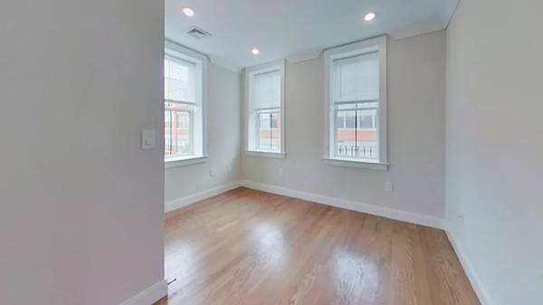 $4,495 / 4br - ** 2 Month free and NO FEE ** East Boston 4 bed 2 bath W/D in unit. (East Boston)63810039976195123