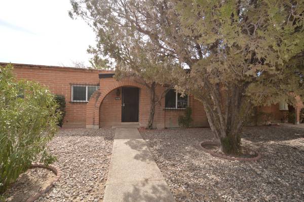 $1,400 / 2br - 1235ft2 - 🏡 Hermoso adosado central! (4438 E Fort Lowell Road)63674996694019120