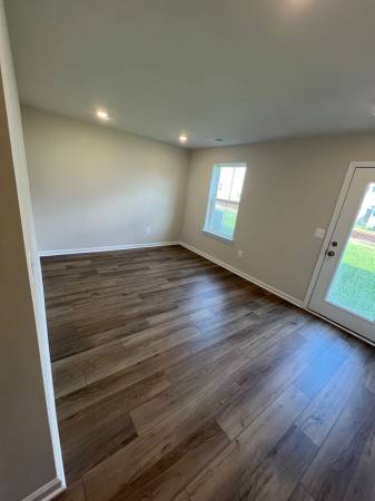 $700 / 4br - 1708ft2 - Rooms for Rent (Martinsburg)63953076806914123