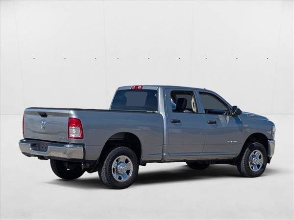 2020 Ram 2500 4x4 4WD Camioneta Dodge Tradesman Cabina Doble - $33,406 (Llame al *(321) 234-0842* para confirmar disponibilidad al instante)63470426994691124