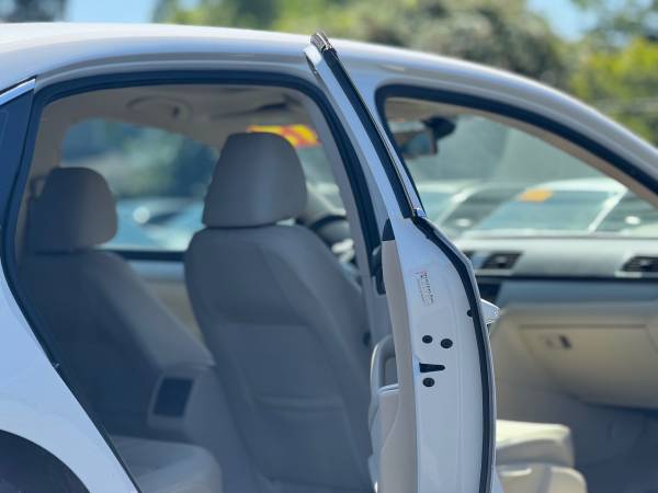 2013 Volkswagen Passat SE // Título Limpio // ¡20 Registros de Servicio! - $4,500 (Bien Mantenido // ¡PRECIO PARA VENDER RÁPIDO!!)63618484283393124