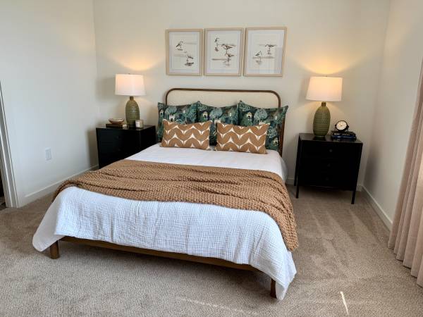 $2,099 / 2br - 1269ft2 - ✨ Brand New! 2 & 3 Bedroom Townhomes + 6 Weeks Free (Weaverville)64029211437825124