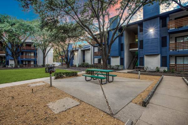 $1,000 / 1br - 616ft2 - 1/bd, Package receiving, Stainless Steel Appliances (2501 Webb Chapel Ext, Dallas, TX)63867601592067123