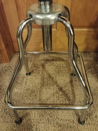 CRAFTSMAN Hydraulic Adjustable Stool - $60 (East Peoria)62941309706753123