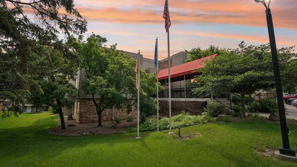 $1,339 / 1br - 844ft2 - 24hr. Business center, 1/bd 1/ba, Situated in New Hope! (8015 36th Ave N, New Hope, MN)63868704417667120