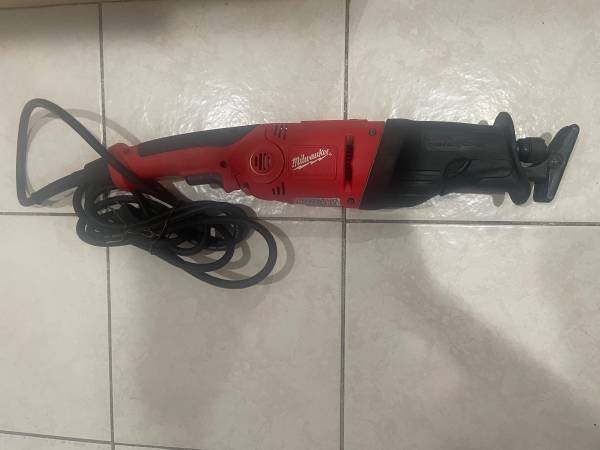 Milwaukee Heavy Duty Sawzall 1