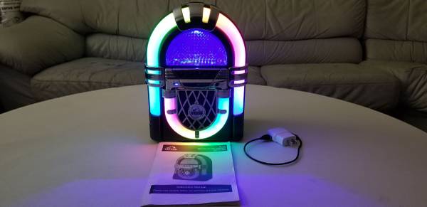 Usb-C Bluetooth speaker Jukebox 1