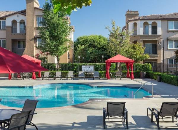 RENOVATED 2BED2BATH WITH WASHER AND DRYER! ACLL NOW 1