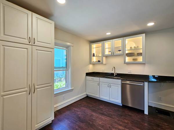 $3,950 / 4br - 1657ft2 - Beautiful 4bed house close to UVM (Burlington)63784662657027121