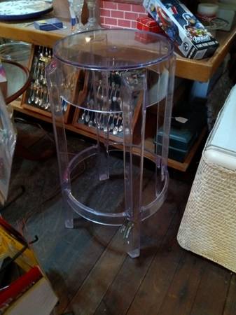 clear acrylic stool 1
