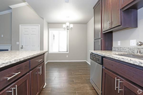 $2,145 / 1br - 744ft2 - One Bedroom with Included Garage! (Folsom)63844741070211122