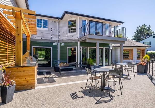 $2,116 / 2br - 1048ft2 - Vecinos de Boeing: Coma, compre y más! (9900 12th AVE W Everett, WA 98204)63852483586561124