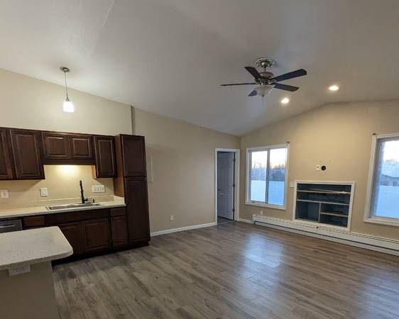$2600.00 / 4br - 1550ft2 - 4 Bedroom 2 Bath unit in Triplex64004784520321124