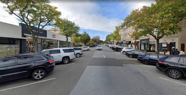 PRIME GREENWICH AVE RETAIL STORE FOR RENT  -  HEAVY FOOT TRAFFIC 1