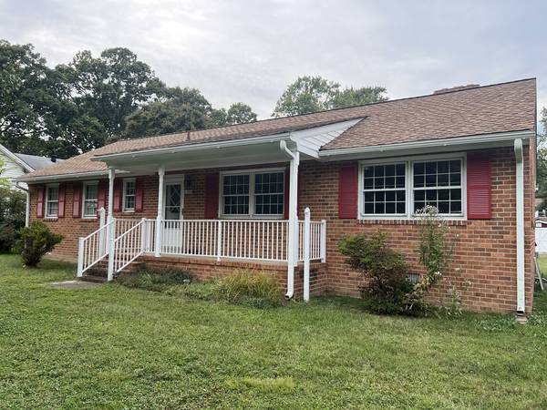 $2,495 / 4br - 1485ft2 - Charming 4 Bedroom 2 Bath Brick Rancher with Garage (Henrico)64027111040258120